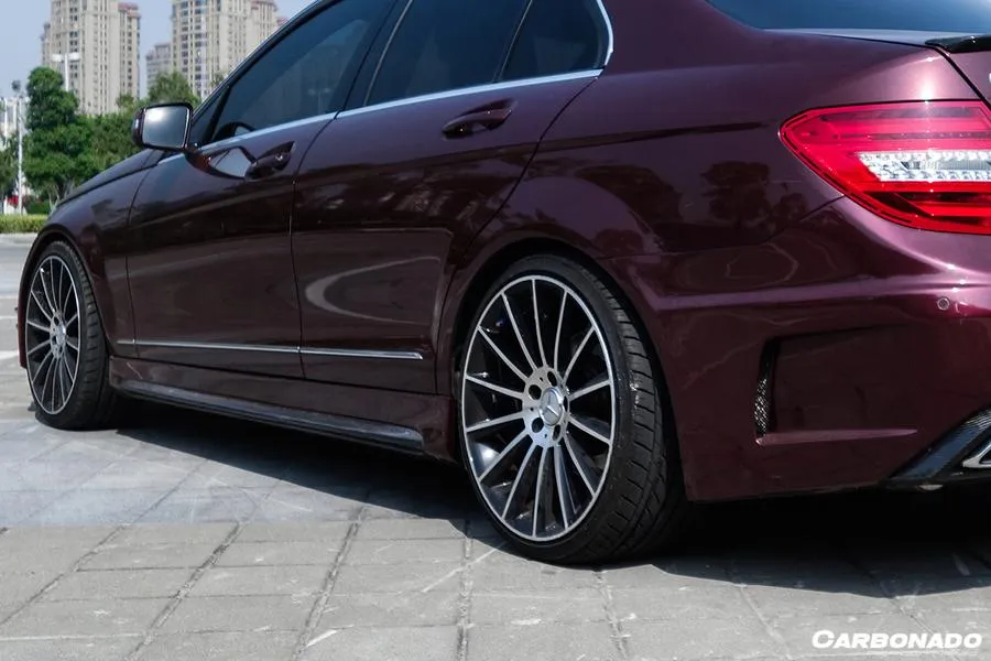 Carbonado 2008-2014 Mercedes-Benz C-Class W204 Sedan P Style Side Skirts