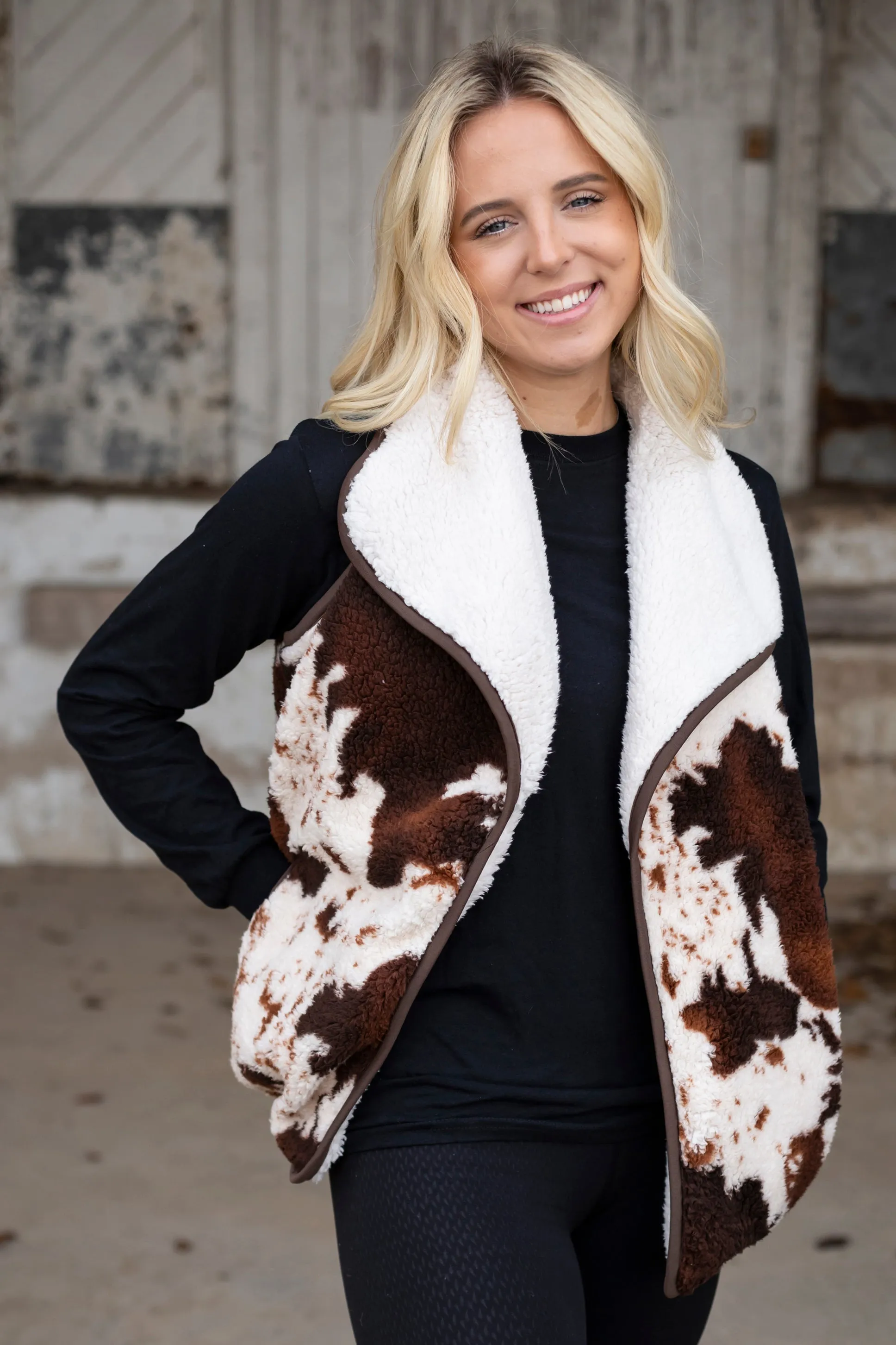 CW-4560 COW SHERPA REVERSIBLE VEST