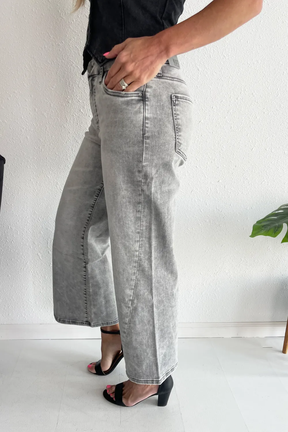 Meg High Rise Fab Ab Wide Leg Back Forward Clean Hem