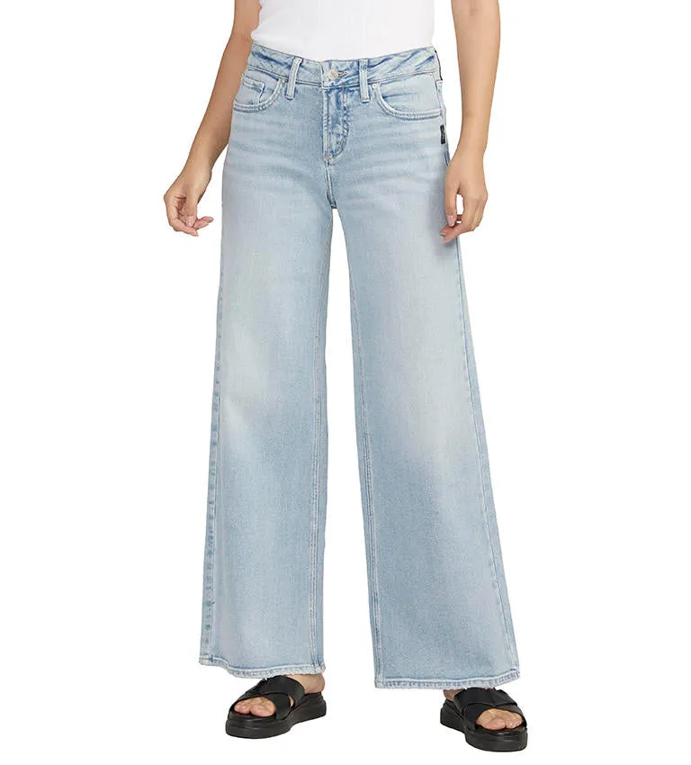 Silver Jeans Suki Curvy Fit Mid Rise Wide Leg Jean In Light Indigo